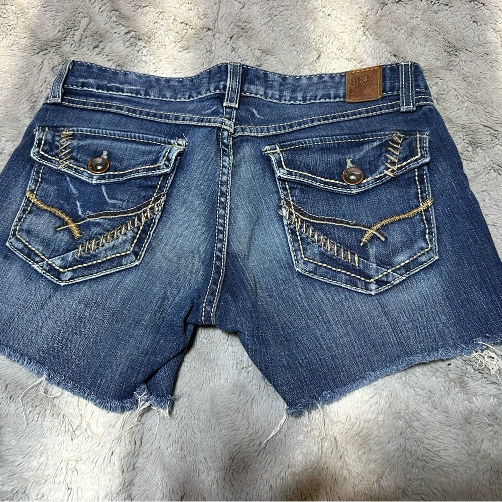 BKE stretch jean shorts sabrina 28”
